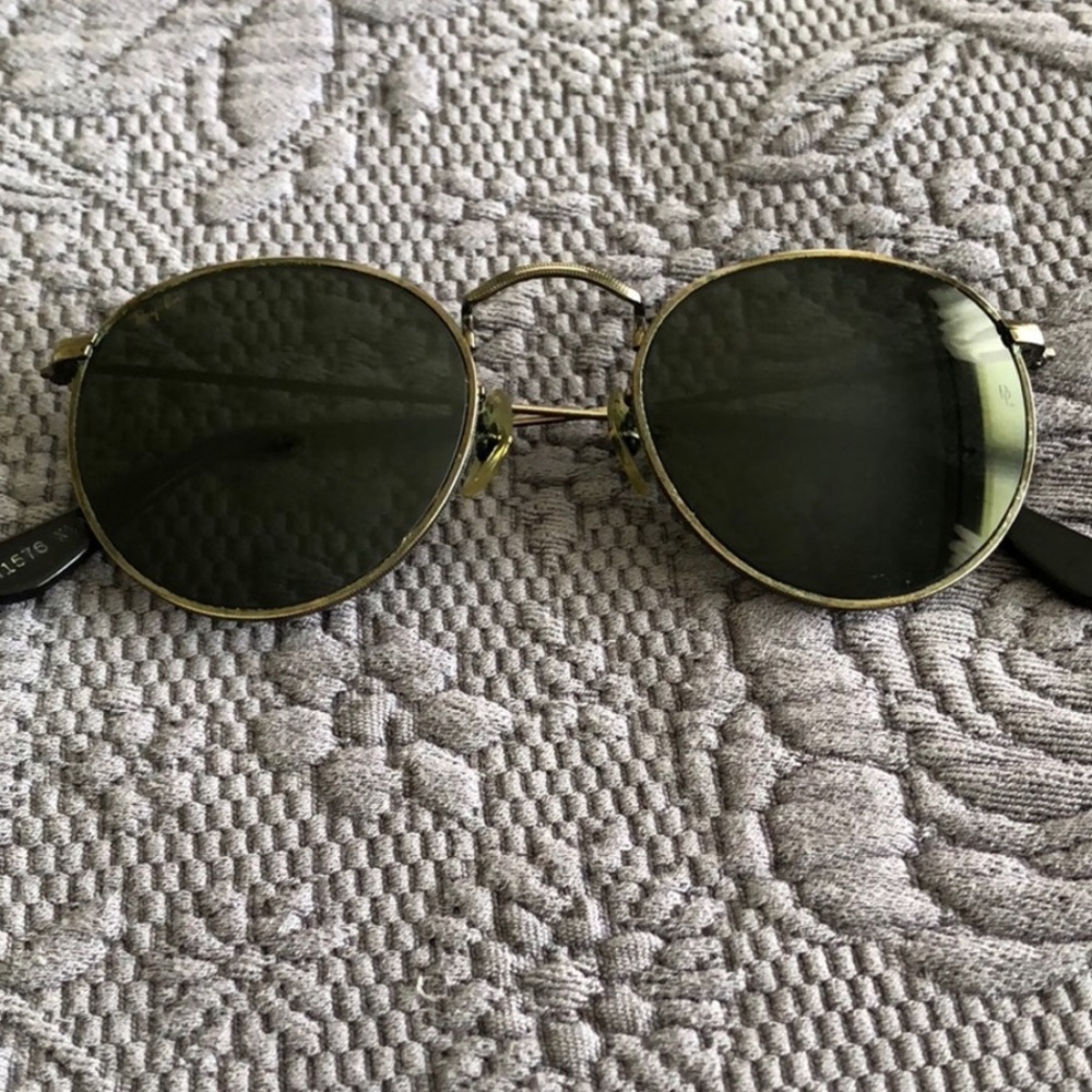 VINTAGE RAY BANS
